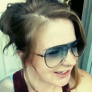 Meet your Posher, Nicole!